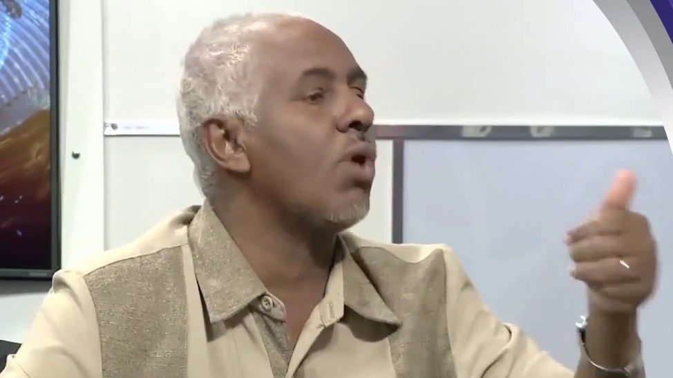 أبوبكر عبد الرازق يهاجم علماء السودان ويطالب بحرية الاعتناق