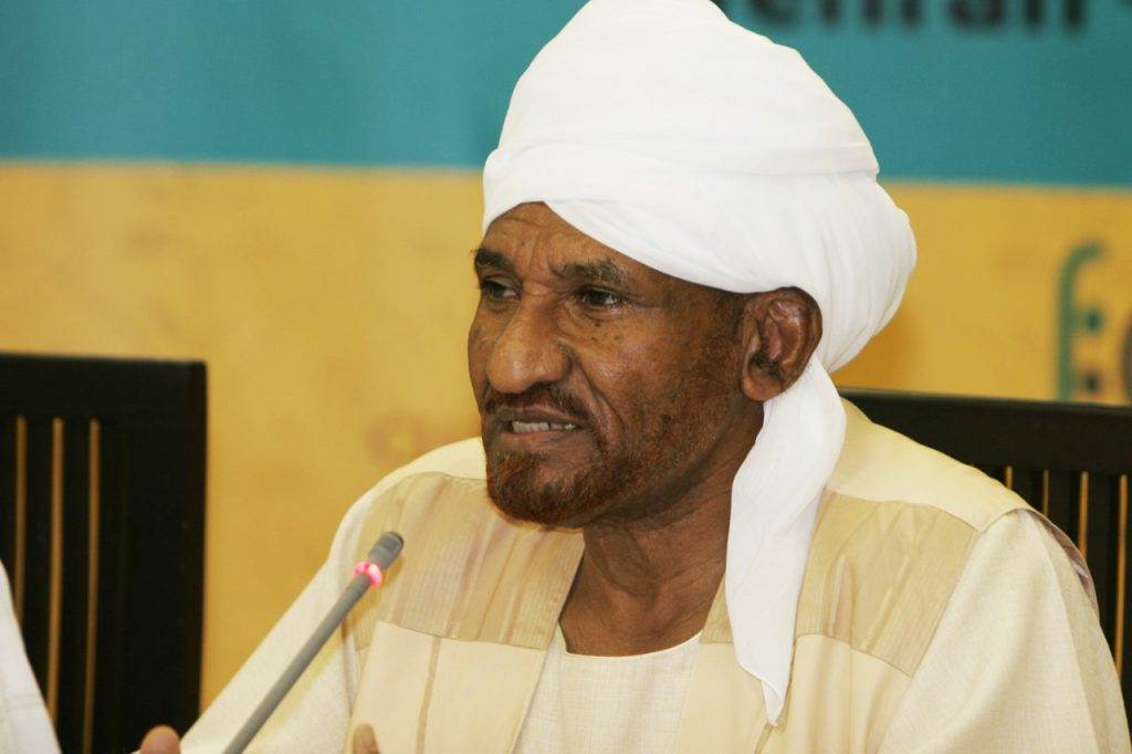المهدي يدعو السودانيين لدعم استراتيجية “السودان العريض” والخليجيين إلى “ميثاق اجتماعي”