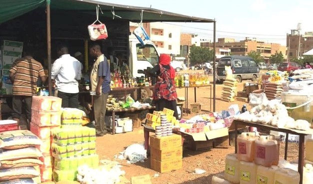 تجار أسواق البيع المخفض يتهمون ولاية الخرطوم بعدم الوفاء بالدعم والإعفاء من الرسوم