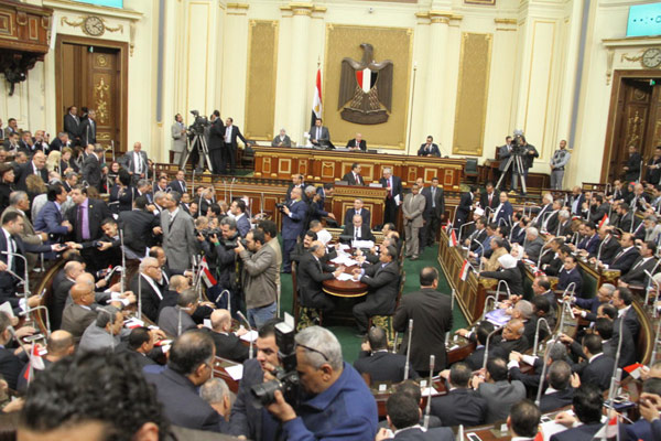 الرئيس المصري يصادق على اتفاقية تقر بسعودية “تيران وصنافير”