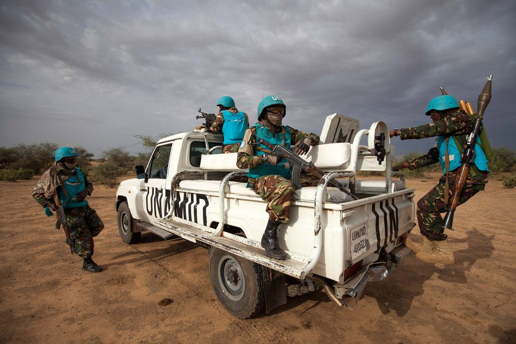 بسبب معارك القوات الحكومية وحركة تحرير السودان: نازحون يلجؤون لليوناميد بقولو