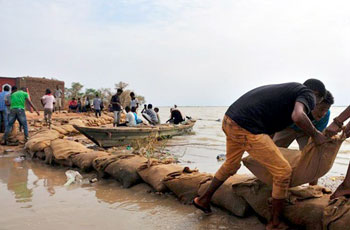 مناسيب نهر الدندر تواصل الارتفاع والسلطات تدعو المواطنين للحذر