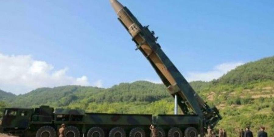 كوريا الشمالية تطلق صاروخاً عابراً للقارات والمجتمع الدولي ينتقد “العمل المتهور”