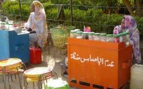 محلية الخرطوم تمنع بائعات الشاي من الشوارع الرئيسة وبحث دمجهن في التمويل الأصغر