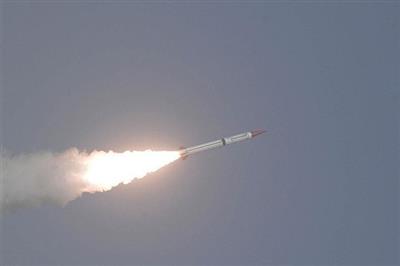 قيادة قوات تحالف دعم الشرعية في اليمن: الدفاع الجوي السعودي يعترض صاروخًا بالستيًّا باتجاه الرياض