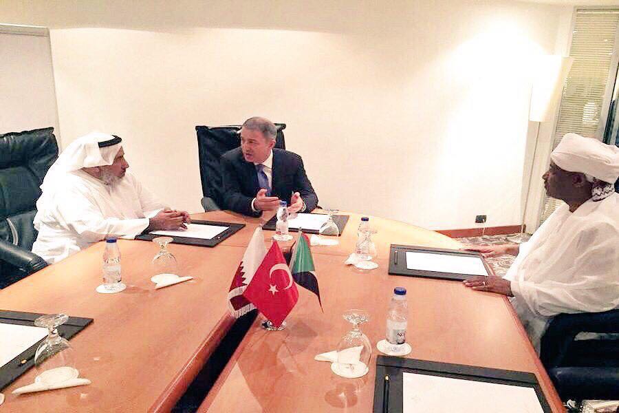 رؤساء أركان جيوش السودان وتركيا وقطر يجتمعون في الخرطوم على هامش زيارة أردوغان