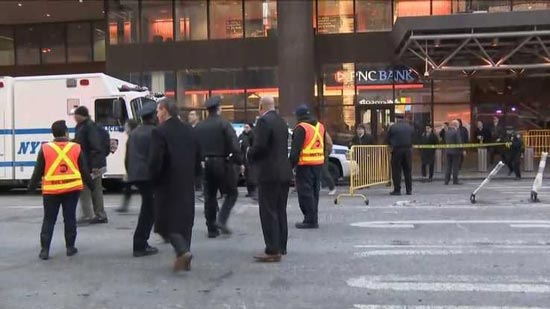 مسؤولو مانهاتن:  هجوم  مترو الأنفاق “إرهابي” واعتقال المهاجم  ووقوع إصابات