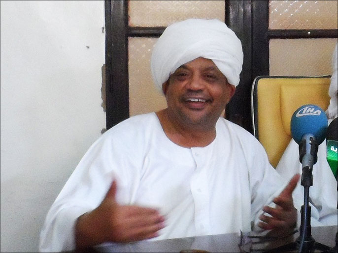كمال عمر يطالب حزبه وأحزاب “الوفاق” بفض الشراكة مع الحكومة