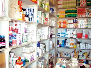 رابطة الأطباء الاشتراكيين: رفع أسعار الأدوية المحلية يثقل كاهل شعبنا