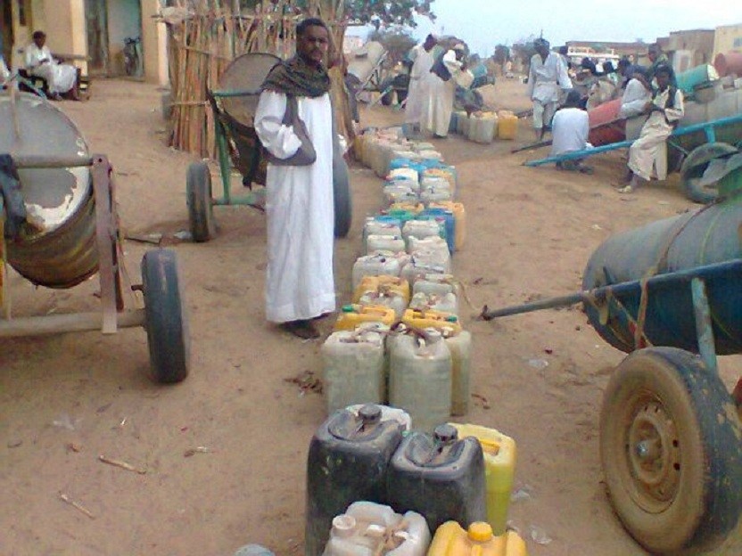 أزمة مياه حادة في “البحر الأحـمر” وطلاب ممتحنون يشكون العطش
