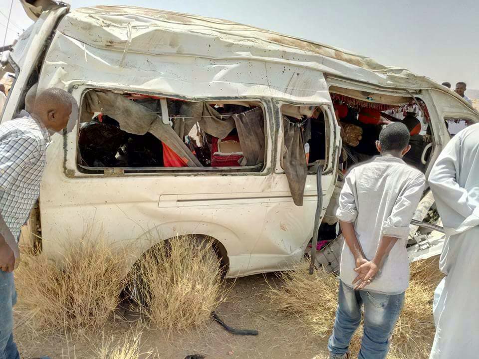 وفاة 11 شخصاً من أسرة واحدة في حادث مروع على طريق عطبرة – الخرطوم