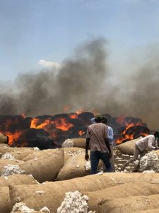 حريق في محالج الحوري بالقضارف يقضي على آلاف الجوالات من القطن