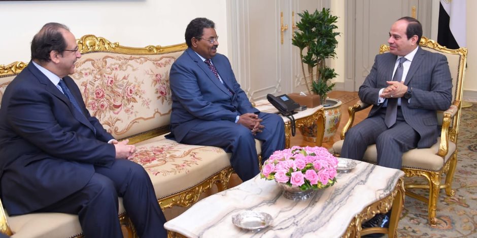 الرئيس السيسي يبحث مع رئيس جهاز الأمن سبل تعزيز علاقات البلدين
