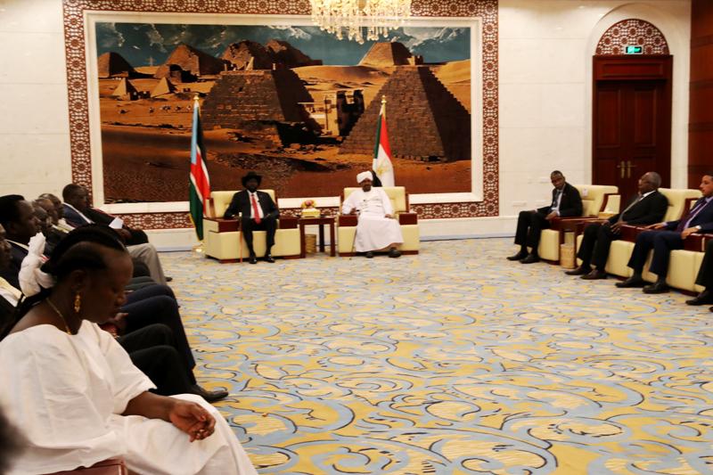 لقاء بين البشير وسلفاكير: تأكيد دعم السودان للجنوب