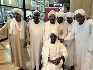 مغادرة قيادي “الأمة القومي” بالمهجر حمد الزناري وأسرته الرياض إلى أرض الوطن