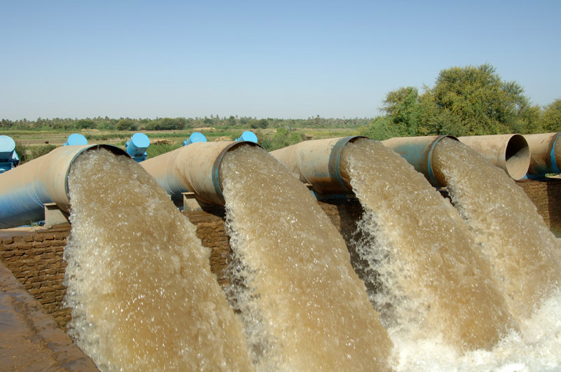 فصل موظف بديوان المراجع في ولاية نهر النيل كشف عن فساد في إدارة المياه شندي