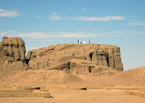 وصفوه بـ “مهرجان كنكشة (الوطني)”: تشكيل لجنتين لمهرجان كرمة بالشمالية يثير انتقادات رواد التواصل