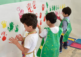مركز الطفولة بجامعة قطر ( لونها بالأمل )
