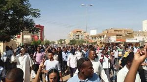 تسقط بس: شاهد عيان مشارك في مظاهرات اليوم: لا أعظم ولا أجمل من اليوم