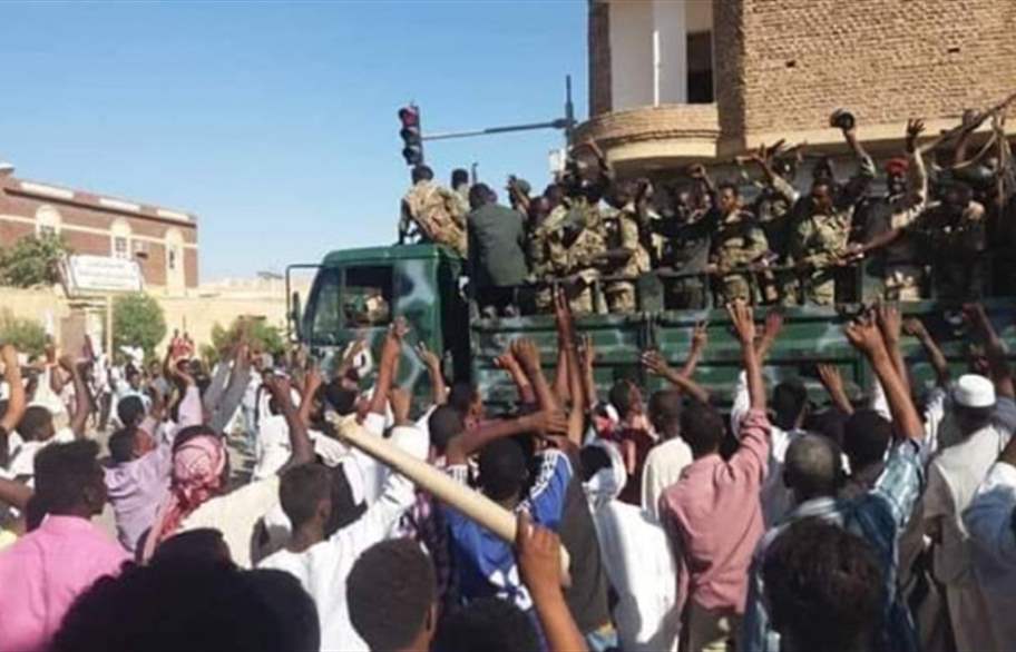 الحركة الشعبية شمال تهيب بالجيش والقوات النظامية إلى الانحياز للشعب السوداني