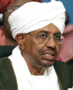 قبعة البشير خلت من الأرانب .. الرئيس السوداني يجهل ما يدور على الأرض