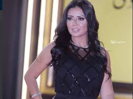 الممثلة المصرية رانيا يوسف في قفص الاتهام بالفعل الفاضح