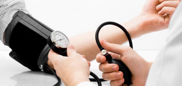 ما أسباب ارتفاع ضغط الدم؟