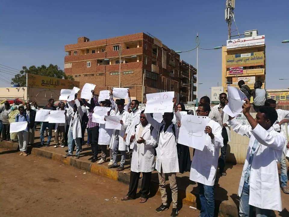 أطباء مستشفى ام درمان للولادة يدخلون في إضراب  بسبب الاعتداء على حرمة المستتسفيات