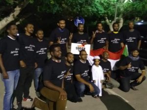 شباب السودان في مسقط يرفعون شعار الثورة في دورة الجاليات