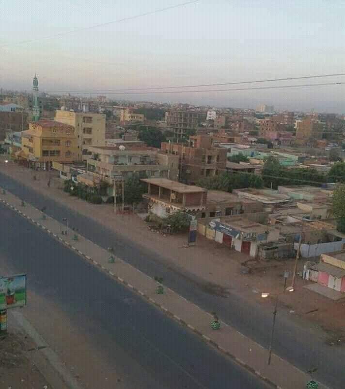 بالصور...السودان :إضراب يعني إضراب ..اقفال العديد من المحلات و كاميرات ترصد حركة الشارع %D8%A5%D8%B6%D8%B1%D8%A7%D8%A8 3