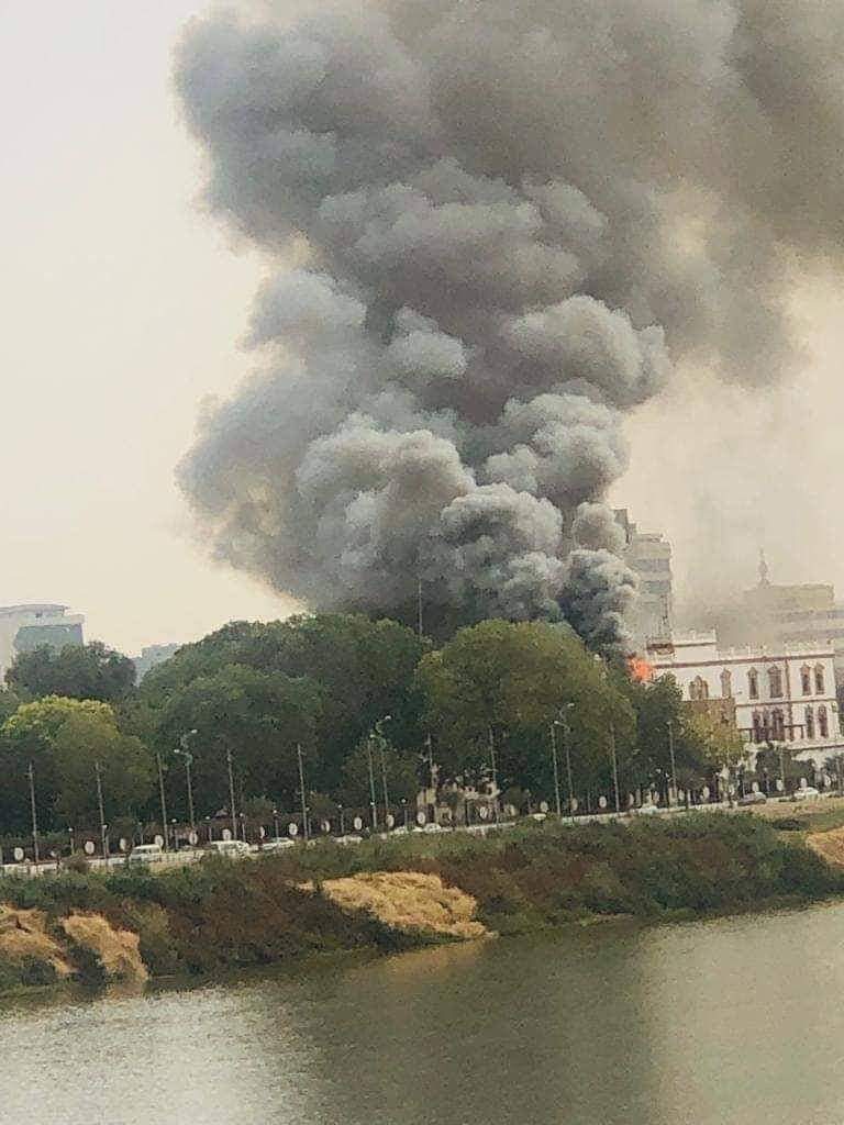 حريق هائل في القصر الجمهوري القديم