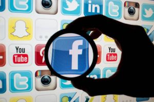 كيف تكشف الإشاعات على مواقع الإعلام الاجتماعي؟