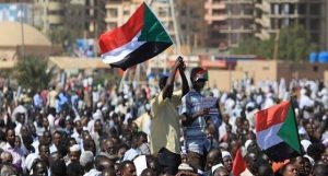 محاكم الطواريء في الخرطوم والولايات تطلق سراح عدد كبير من المتظاهرين