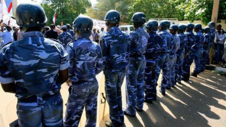 الشرطة تقبض على صحافي مصاب “كورونا”