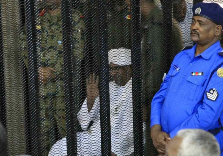 فيصل محمد صالح : ثلاثة احتمالات لمحاكمة البشير وآخرين أمام الجنائية الدولية