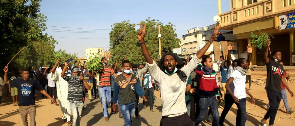 تجمع المهنيين بالشمالية يحمل حكومة الولاية  مقتل احد المتظاهرين بمدينة دنقلا