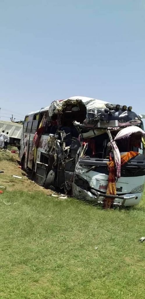 مصرع 22 وإصابة 15 في حادث تصادم (بصين) قرب مدينة القطينة