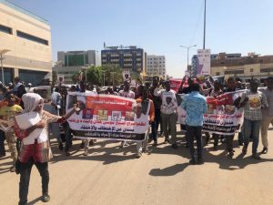 أسر معتقلي مجلس الصحوة ينفذون وقفة احتجاجية للمطالبة بإطلاق سراح المعتقلين