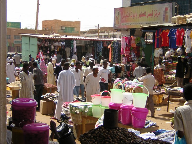 ولاية الخرطوم تبحث التوسع في أسواق البيع الموسع لمجايهة غلاء المعيشة