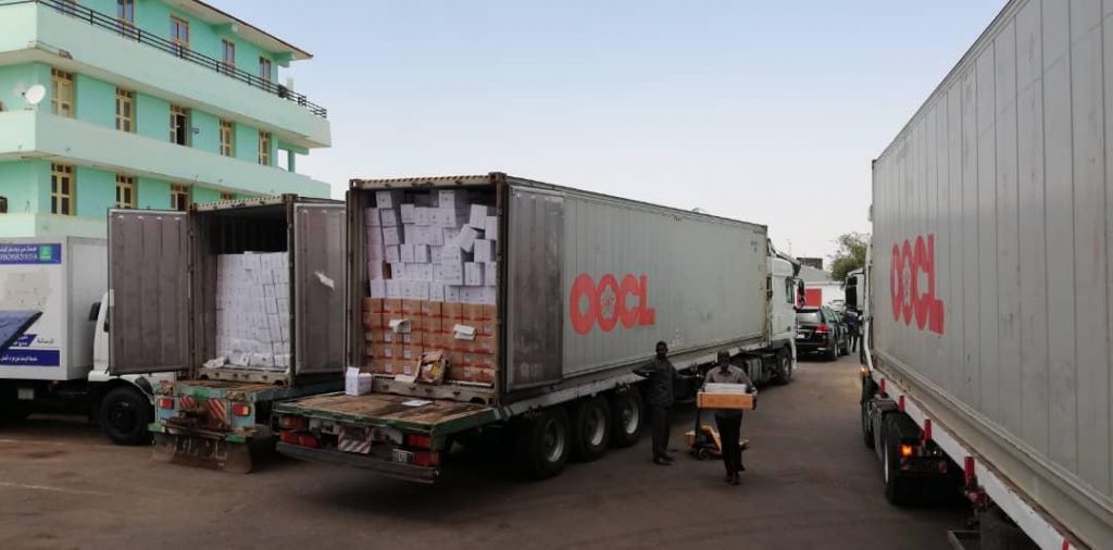 مساعدات إغاثية سعودية..  105 أطنان من المعدات  والمستلزمات الطبية لمواجهة جائحة كورونا
