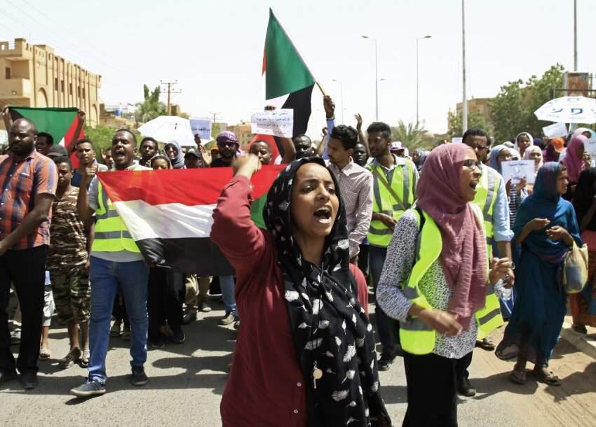 حركة النساء السودانيات تدين حوادث العنف الممنهج ضد الثائرات في موكب 19 ديسمبر