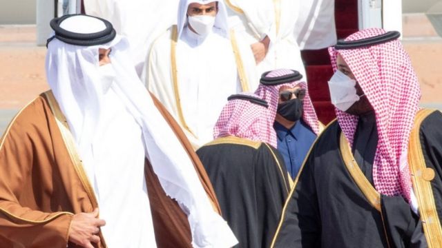 بعد قطيعة 3 سنوات: امير قطر في احضان السعودية