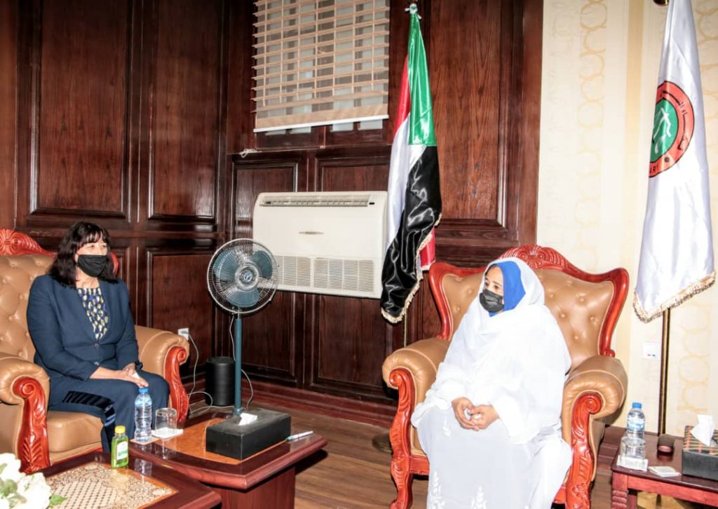 رئيس القضاء السوداني تؤكد الاهتمام بحل مشاكل السجينات والاطفال