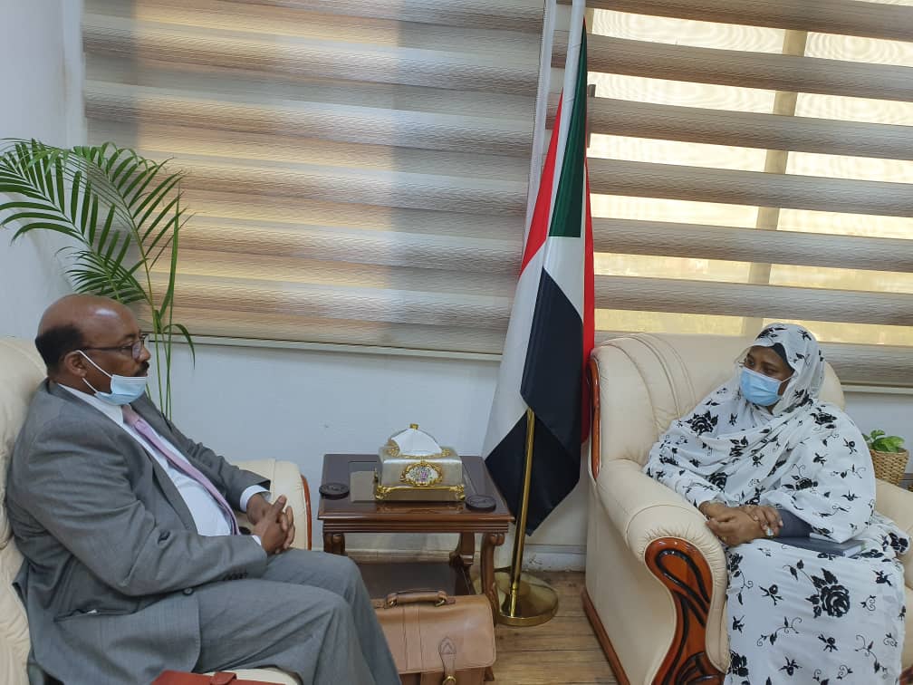 وزيرة الخارجية تبحث تطوير العلاقات السودانية الكويتية