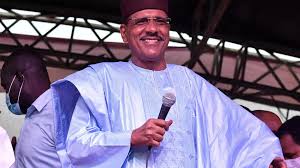 رئيس النيجر المنتخب يستقبل النائب الأول لرئيس مجلس السيادة