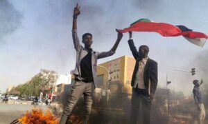 تواصل العصيان المدني في الخرطوم لليوم الرابع… وحشد لـ {مليونية} غداً