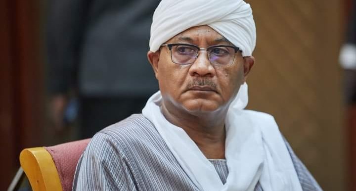 أمين عام “الأمة القومي”: حديث حميدتي إيجابي .. وقيادي بالحزب ينتقد وجوده في دارفور
