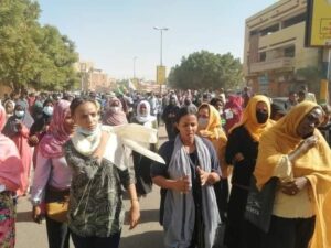 فرانس24: مئات السودانيات ينزلن إلى الشوارع للتنديد باغتصاب نساء شاركن في المظاهرات