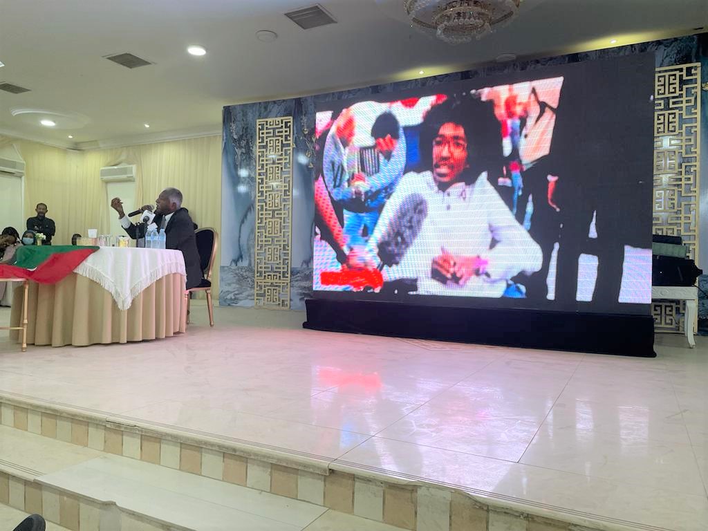 أزهري و”الحلم الفسيح”: أمسية استثنائية تلهب مشاعر السودانيين في الرياض