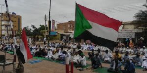 ‏”أطباء السودان”: محاولات لفض اعتصام أم درمان القديمة بالقوة